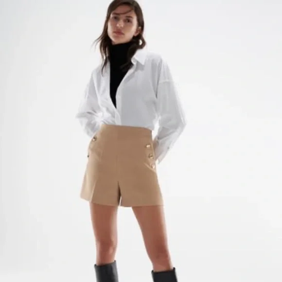 Zara Shorts Nwt High Waisted Shorts With Gold Button Detail Sz